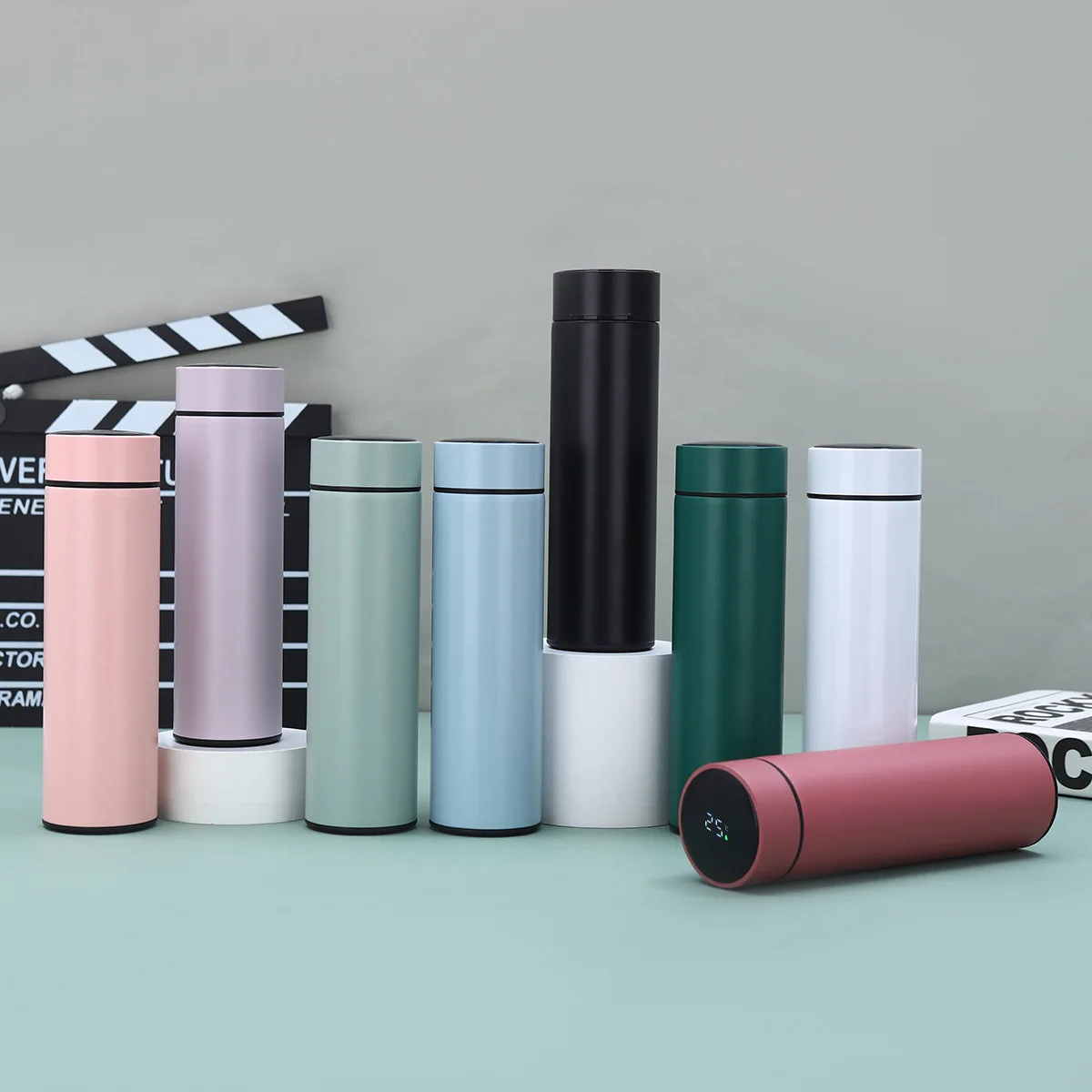 The New 304 Stainless Steel Intelligent Temperature Straight Cup Portable Car Vacuum Cup Simple Business Gift Cup